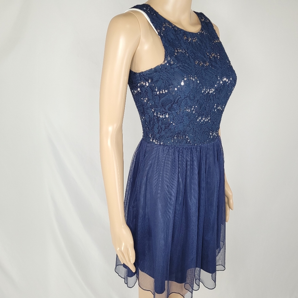 Speechless Dress Size 7. Navy Blue With Jazz Aesthetic Sparkles. Formal Dress, J